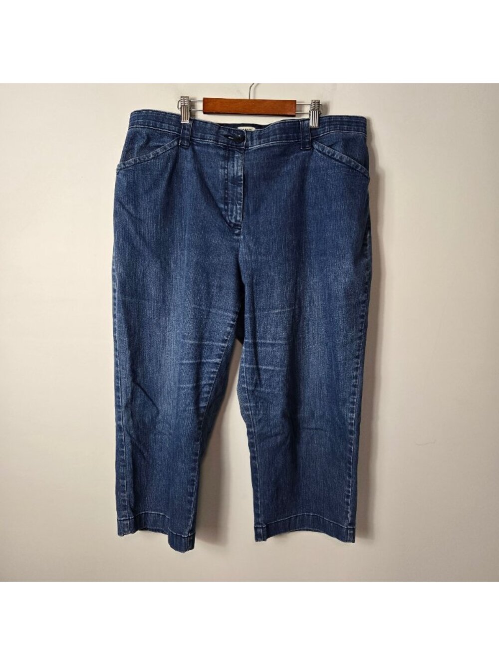 L.L. Bean Women's Size 18 Classic Fit Stretch Cropped Jeans